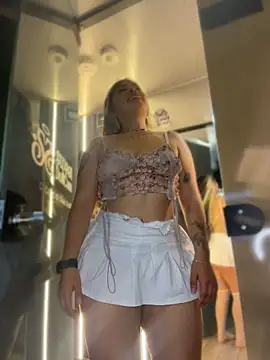 ManuelaVeeleez - suck boobs