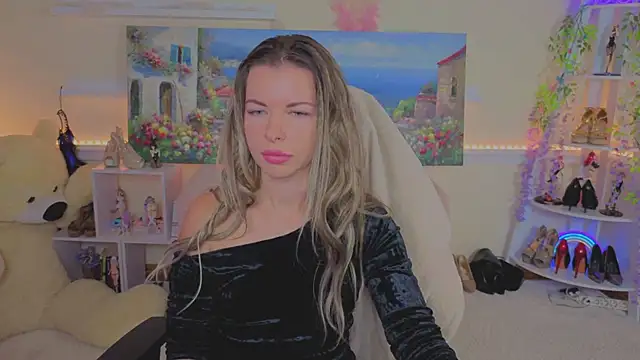 Real_Tini - DOGGY NO PANTIES SPANKS😈💋