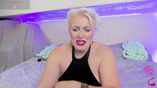 GoddessAlimony - Tipper to reach the goal decides show!