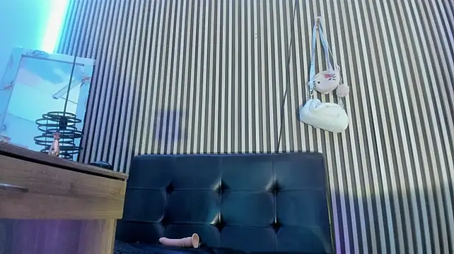 Alaiahotthx - ride dildo