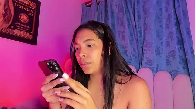 KarolRojas_22 - domi + lush en la pussy?