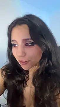 HollyPeachh - Take control 2 min + boobs out