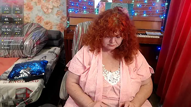 RoseRed69 - completely naked 10 minutes