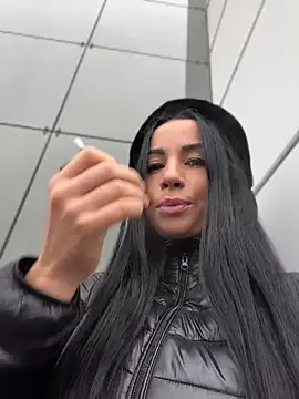 CrazzyChicks - Fingering pussy zoom until cum with me😈