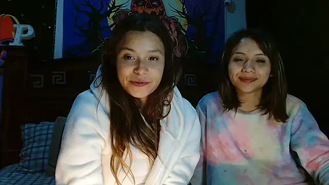 3littles - zoom open and squeeze ass slow