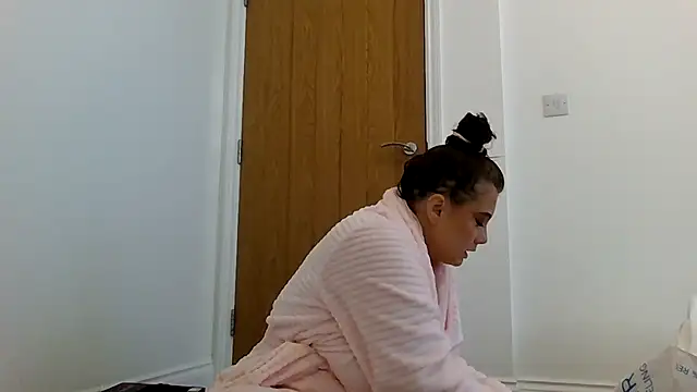 Krystal_Tx - topless 5 mins