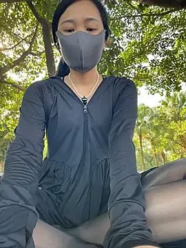 Nini_11 - 户外道具抽插喷水