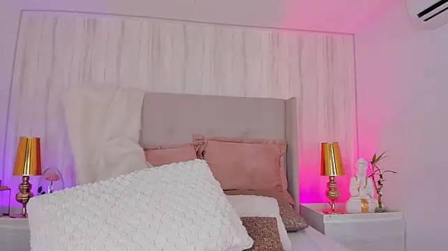 Cleo_johnson - ⭐fingering pussy (doggy)⭐