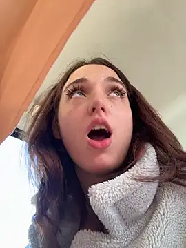 DollyTall - pinch my pussy + flash nipples