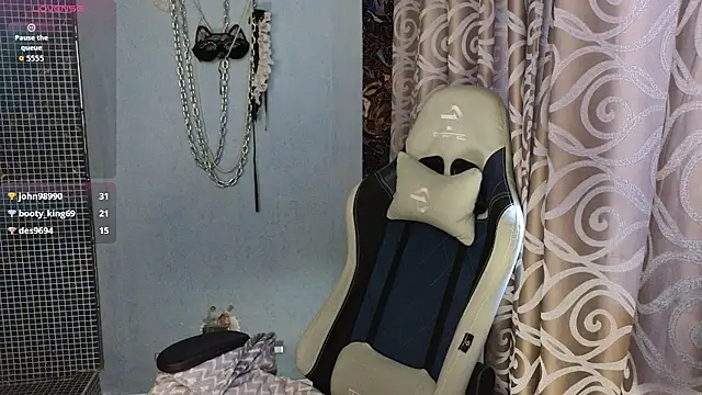 CatiClik - I'll stroke the pussy with my fingers.