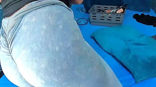 RedAssHottie - fisting pussy doggy