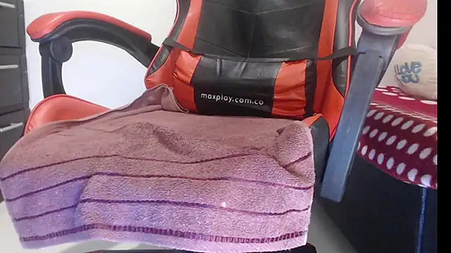 Emily_sexxx - make me wet?? play with me!!!