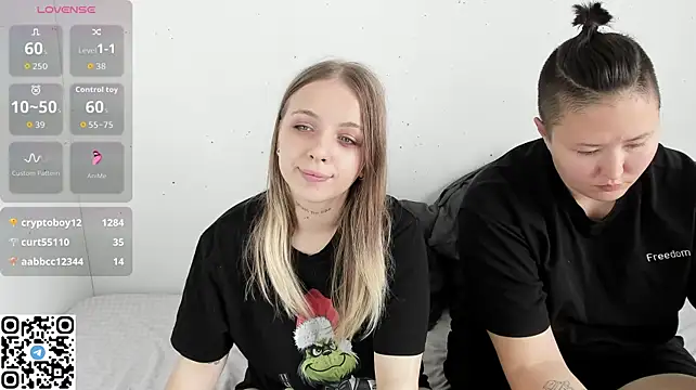 Alice_Halle - TWO GIRLS NAKED PUSSY IN DOGGY!