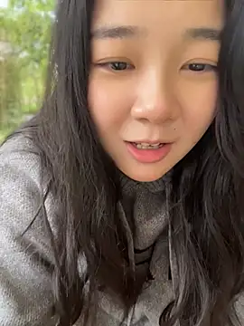 Luna-girl - 坐男人腿上问他有没有反应