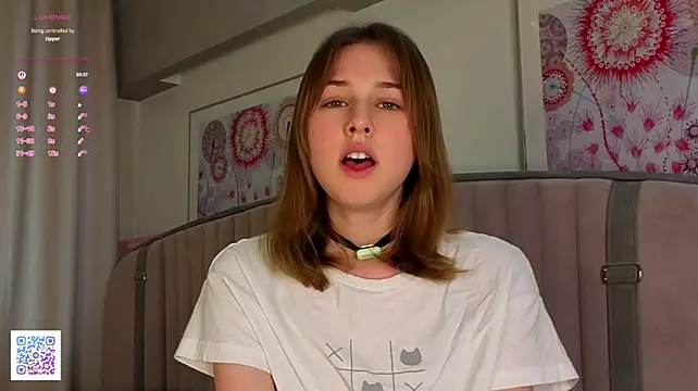 SunnySikarskie - fingers get into my panties