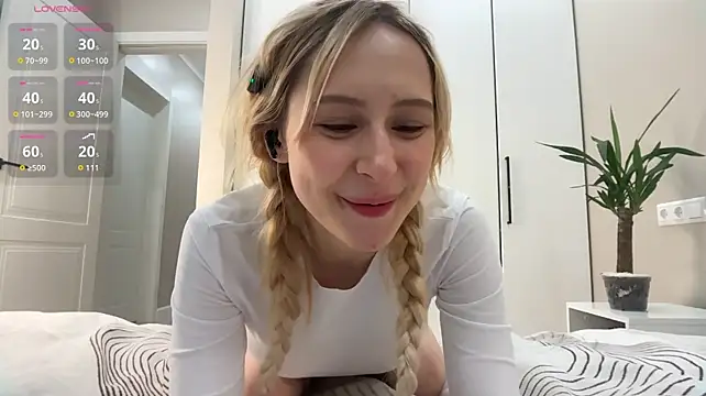 AnnabelleDreams - tease with my neckline