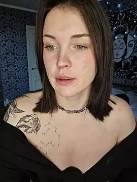 LazyTanukii - Lick boobs