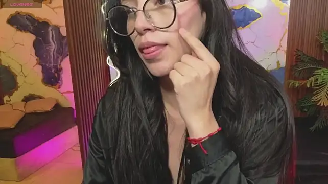 Athenaa_tay - Show legs air + rub clit