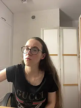 MartiniiSelenna - Shaking booty