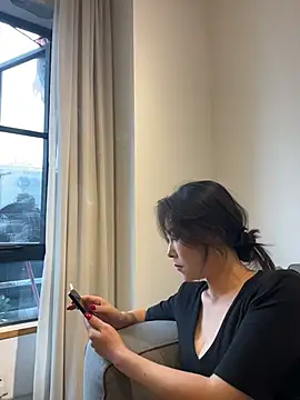 Eva10069 - 马路边边喝功夫茶漏出全奶🍑