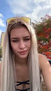 KikiWatson - Show color panties in public 😍