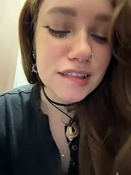 Lucy-joy - good girl suck BIG dildo+rub pussy