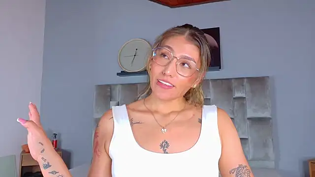 LiaaMoretti__ - GREAT CUM