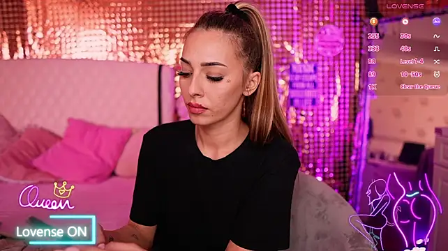 DiannaJOY - Strip-Tease