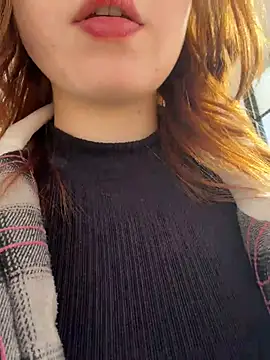 SlavicCandy - suck fingers in public & moan