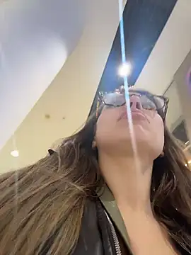 Jucie_Boom - HANDBRA MY BOOBIES IN PUBLIC🚾