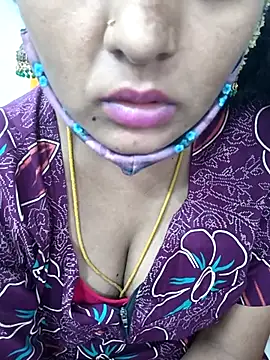 Ramya-hot-gueen - Boobs show