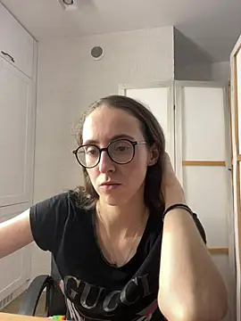 MartiniiSelenna - Shaking booty