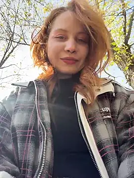 SlavicCandy - suck fingers in public & moan
