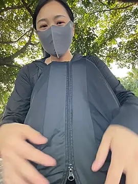 Nini_11 - 户外道具抽插喷水