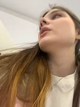 Lunabelle_ - put my hand under top pinch nipple