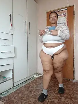 IamSunflower900 - Bendover ass shake