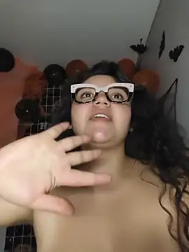JuliSweet - SHOW PUSSY
