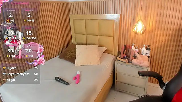 LOLAMAXI - Put plug in my ass