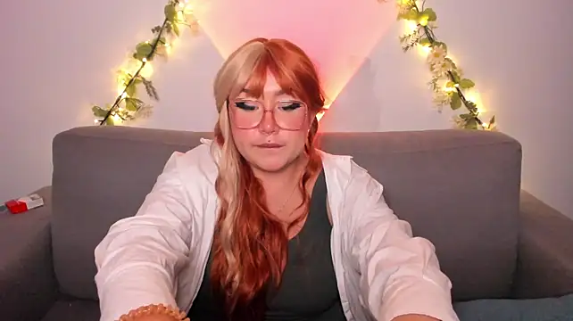 Valyi_ - Flash boobs