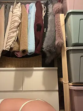 Poppyshaw_ - Naked for 5 mins 🤤
