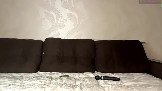 DaryMaos - teasing u with my cute tits <3