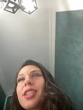 RedAssHottie - hyphie on my clit close-up