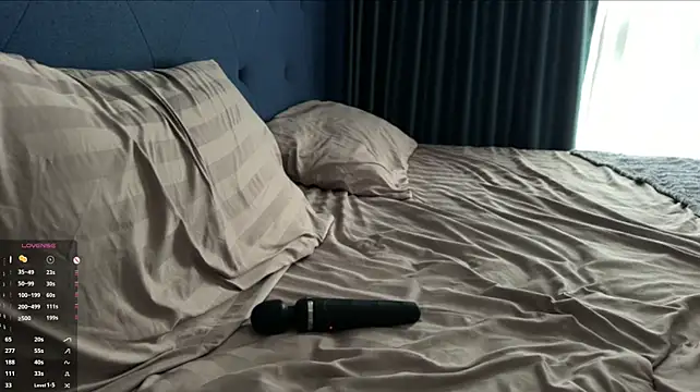 Rose_Nora - mashing boobs unde bra
