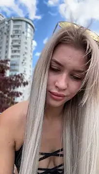 KikiWatson - Flash boobs in public 😍🔞