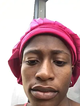 Caramel102004 - Twerk with no panties