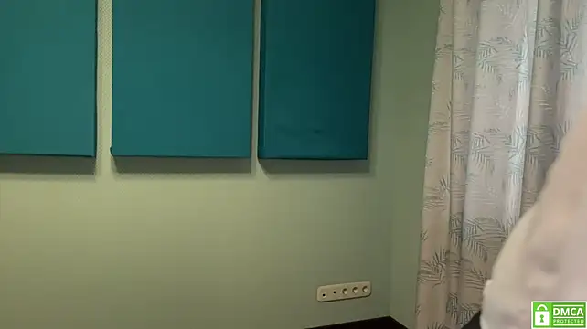 Juicy_Cutie - Lick my tasty lips 🫦