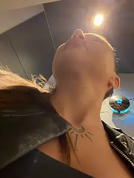 Beautydiamond - Show ashhole in the full teracce