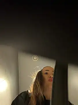 Beautydiamond - Show ashhole in the full teracce