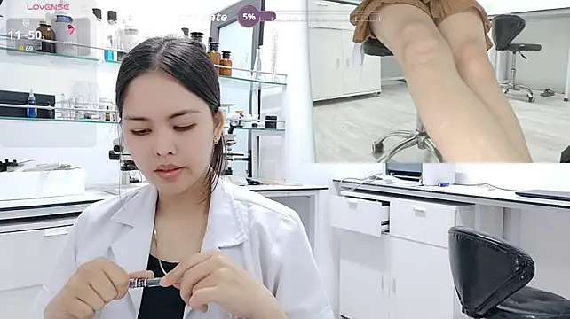 Lubeyou_KT - naked under coat+2m ctr at LAB