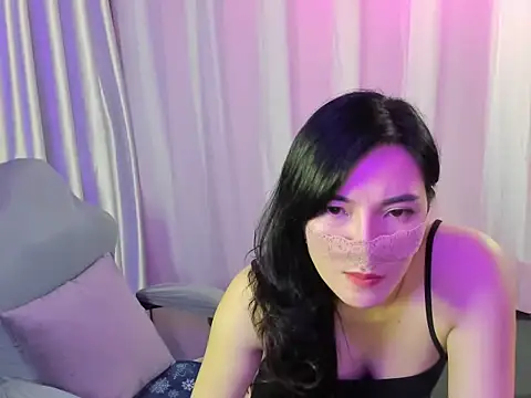 Julie_nguyen - open group show, strip tease